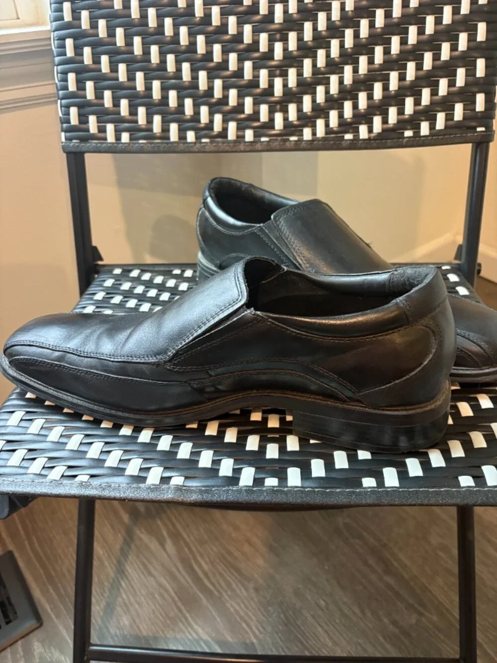 Dockers Men's Black Leather Slip-On Dress Loafers Size 13M Business Casual Shoes